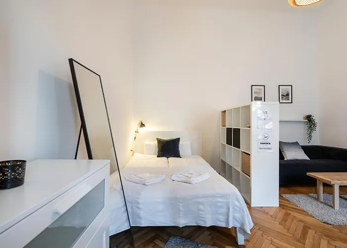 Elementa Luxe Apartment