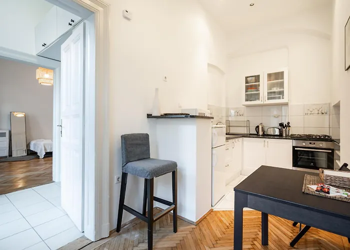 Elementa Luxe Apartment