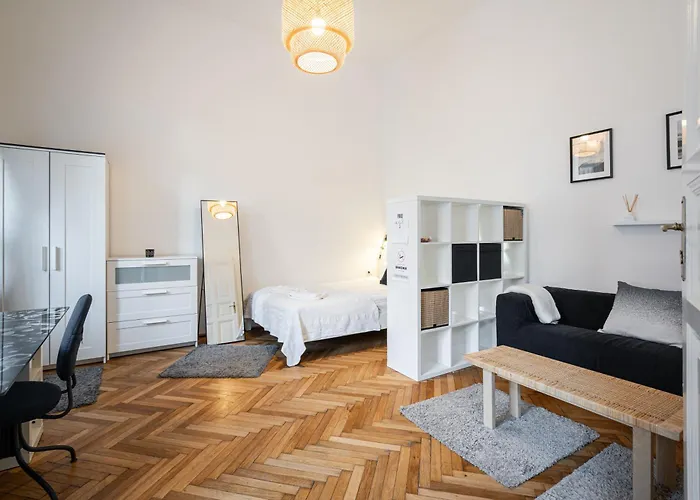 Elementa Luxe Apartment